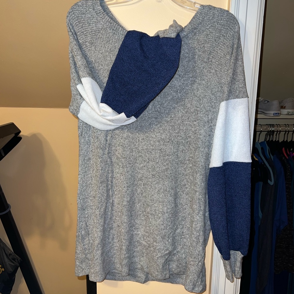 Color block super soft sweater size xl